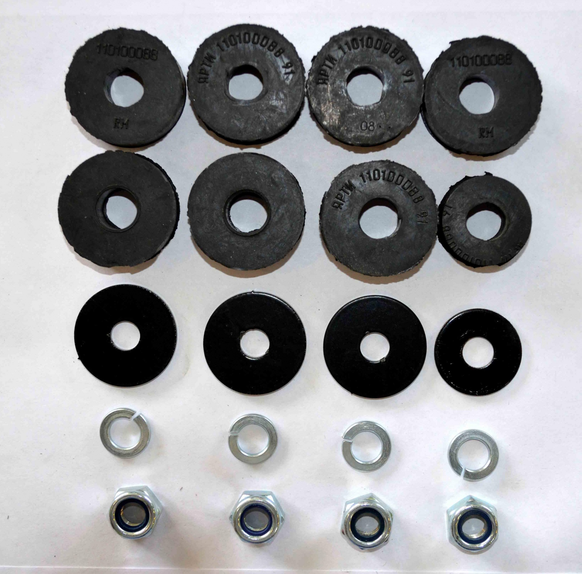 Комплект амортизирующих подушек двигателя для м/б KOiRA T